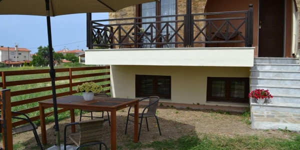 Divinis Apartments & Studios